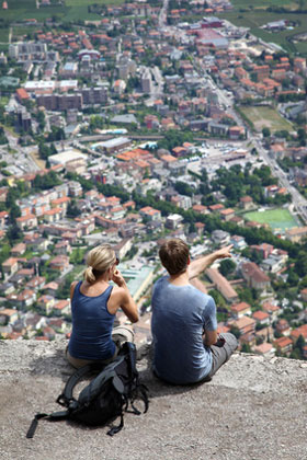 Blick auf Riva del Garda von der Kapelle Santa Barbara